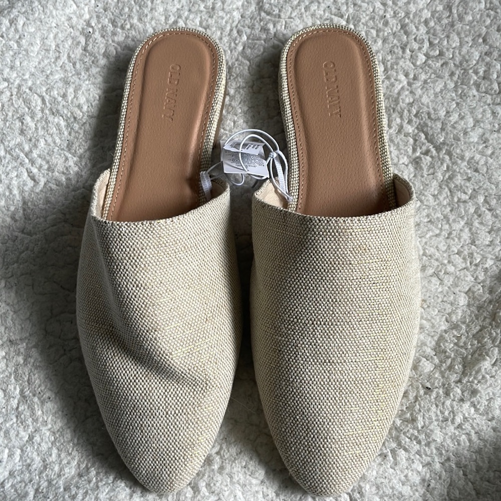 White/gold mules